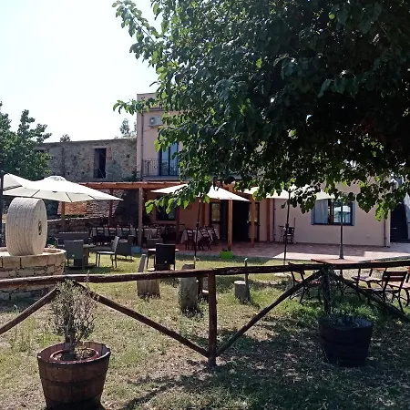 Alloggio per agriturismo Mama Lina Patti