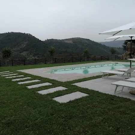 Alloggio per agriturismo Mama Lina *