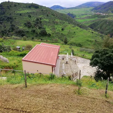 Alloggio per agriturismo Mama Lina Patti