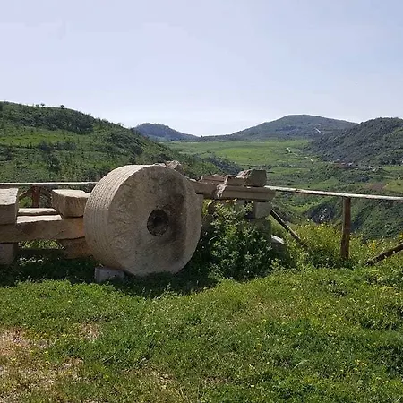 Alloggio per agriturismo Mama Lina Patti